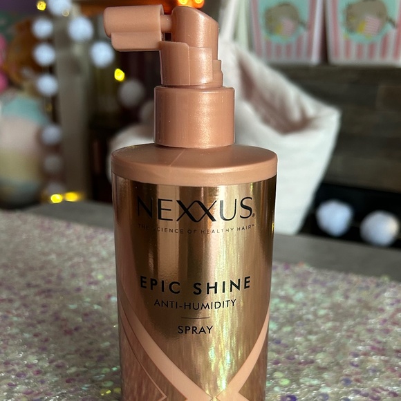 Nexxus Epic Shine Anti-Humidity Spray - Picture 1 of 2